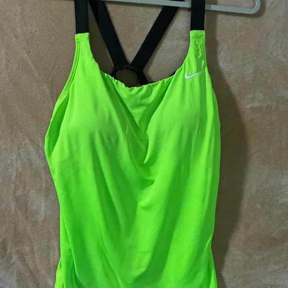 Nike Neon Green Women's  bra Top - Picture 4 of 12
